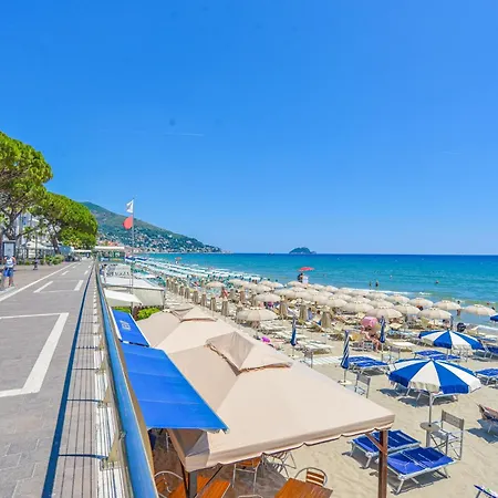 Casa Al Mare Ad By World Alassio